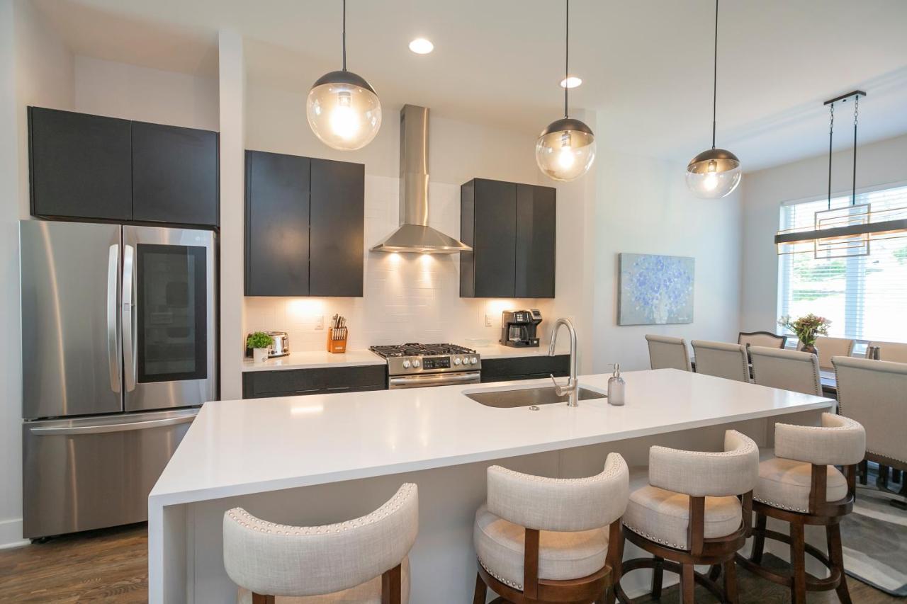 Luxury Townhome Skyline Views Mins To Dt ناشفيل المظهر الخارجي الصورة