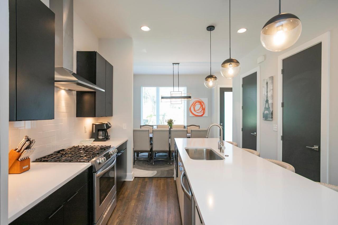 Luxury Townhome Skyline Views Mins To Dt ناشفيل المظهر الخارجي الصورة