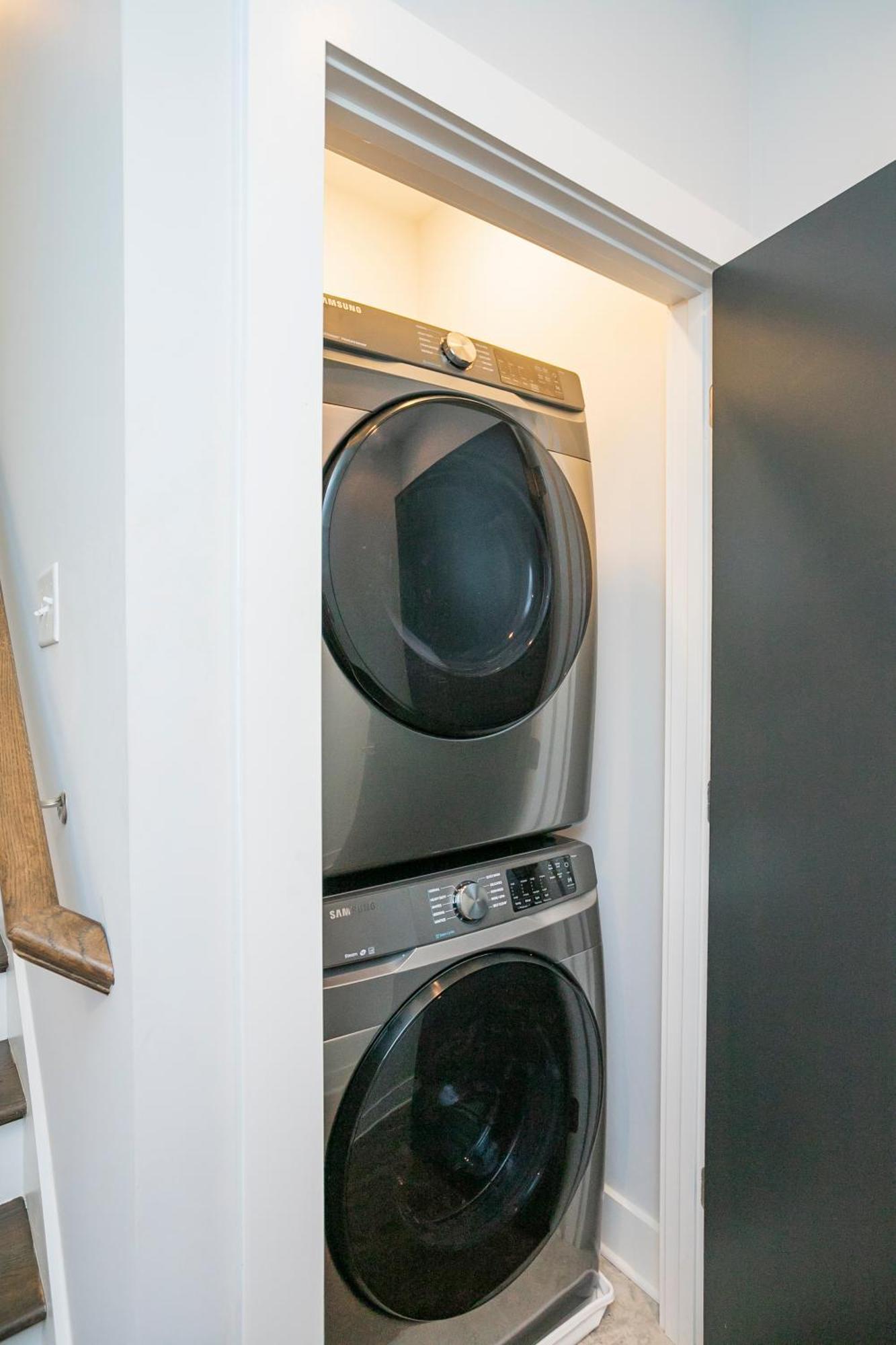Luxury Townhome Skyline Views Mins To Dt ناشفيل المظهر الخارجي الصورة
