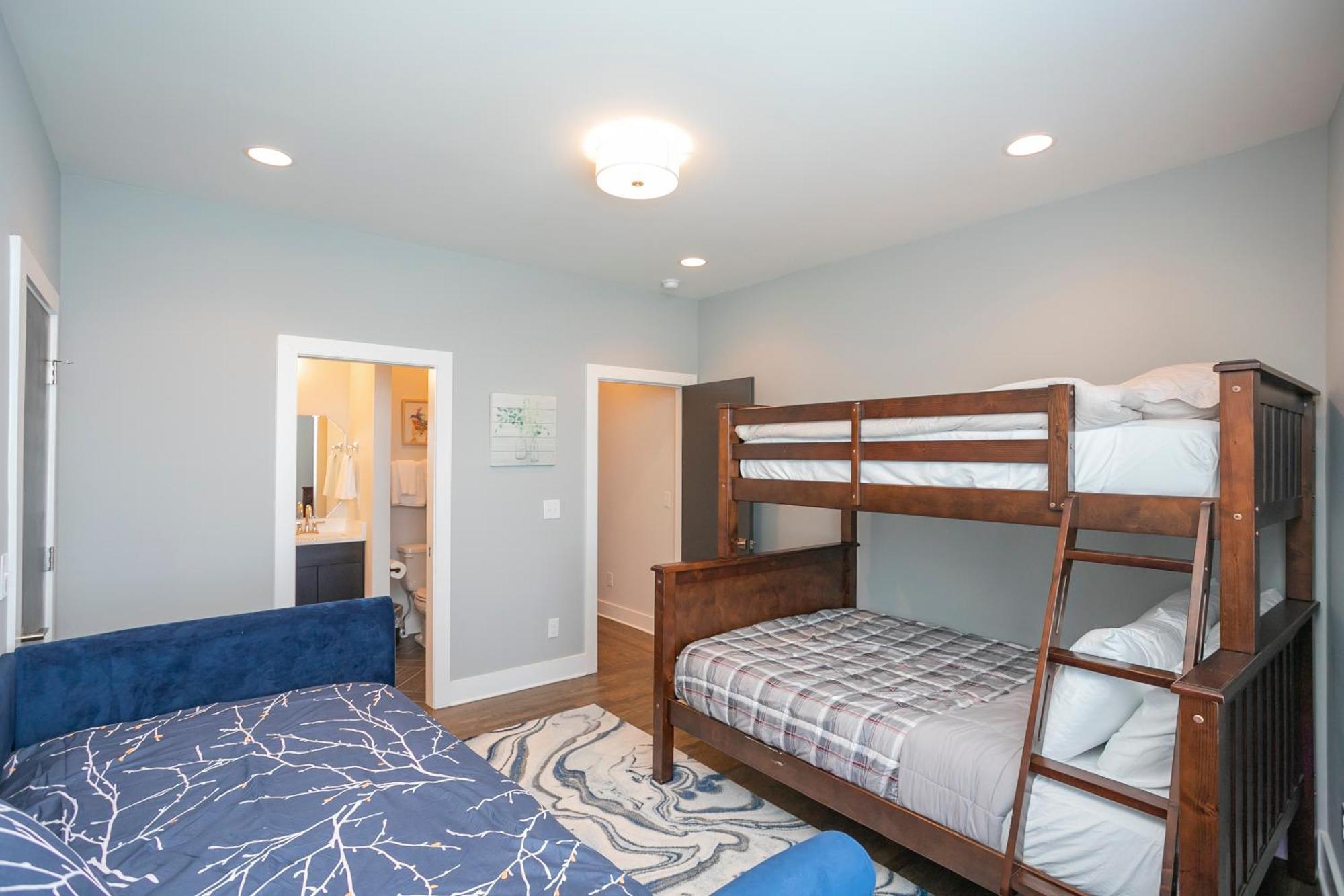 Luxury Townhome Skyline Views Mins To Dt ناشفيل المظهر الخارجي الصورة