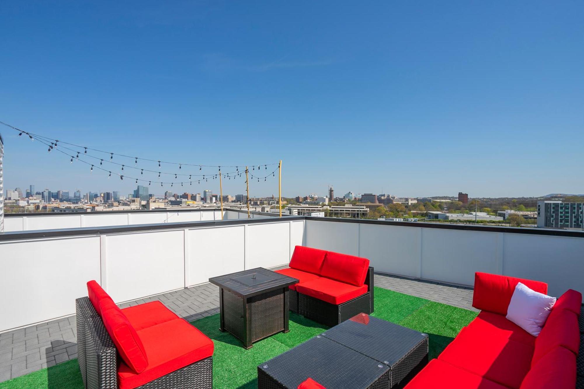 Luxury Townhome Skyline Views Mins To Dt ناشفيل المظهر الخارجي الصورة
