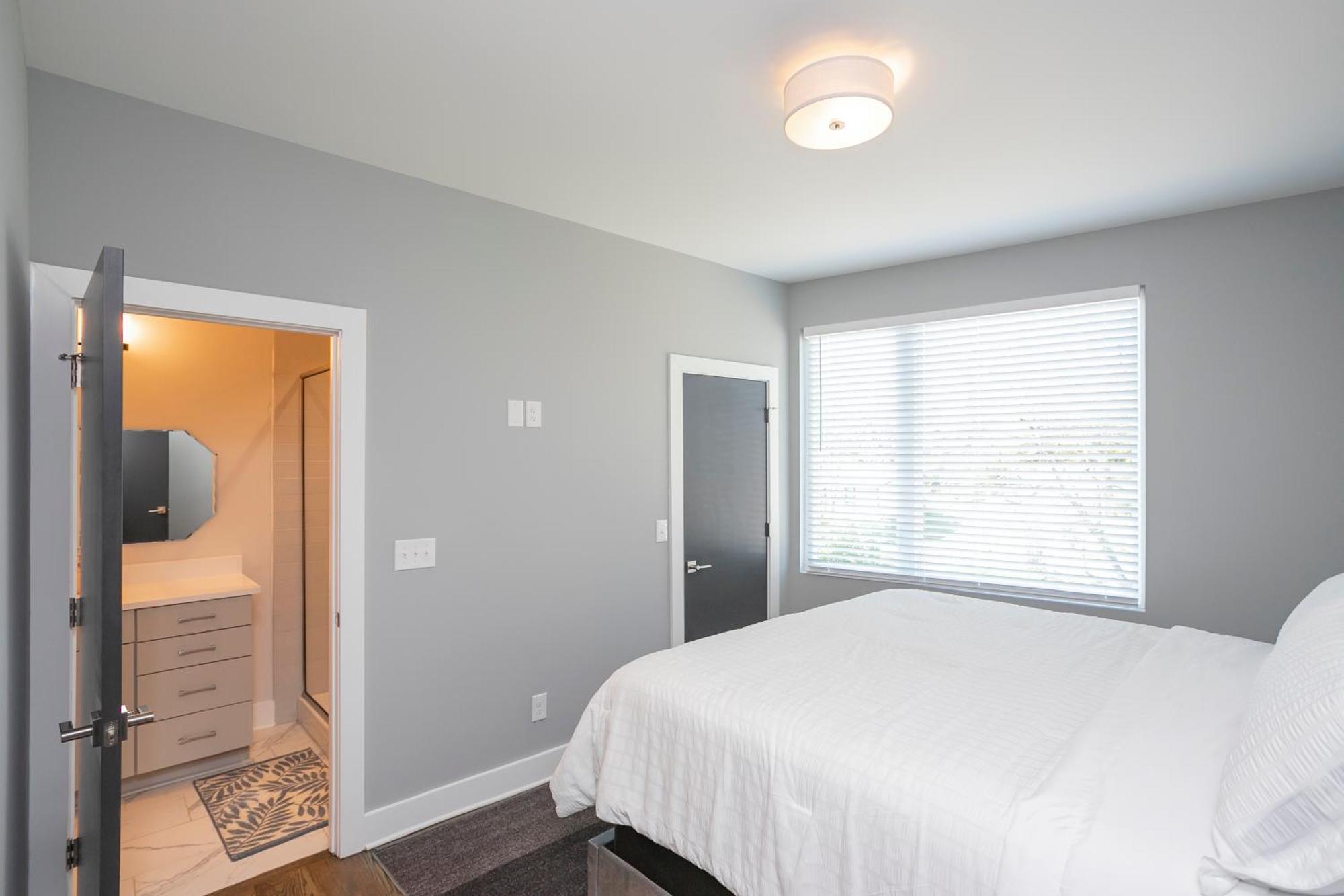 Luxury Townhome Skyline Views Mins To Dt ناشفيل المظهر الخارجي الصورة