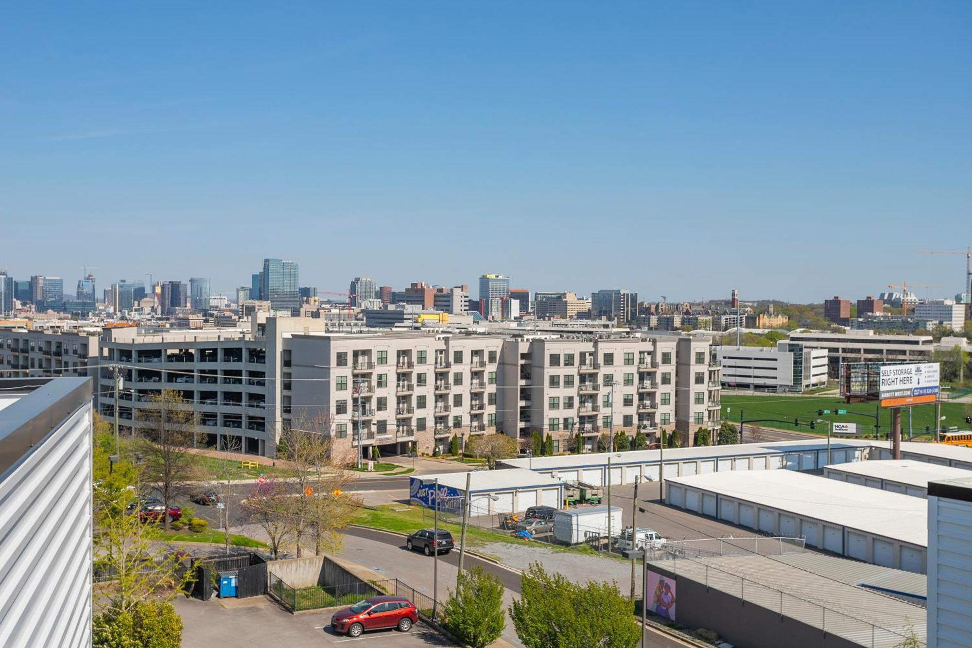 Luxury Townhome Skyline Views Mins To Dt ناشفيل المظهر الخارجي الصورة