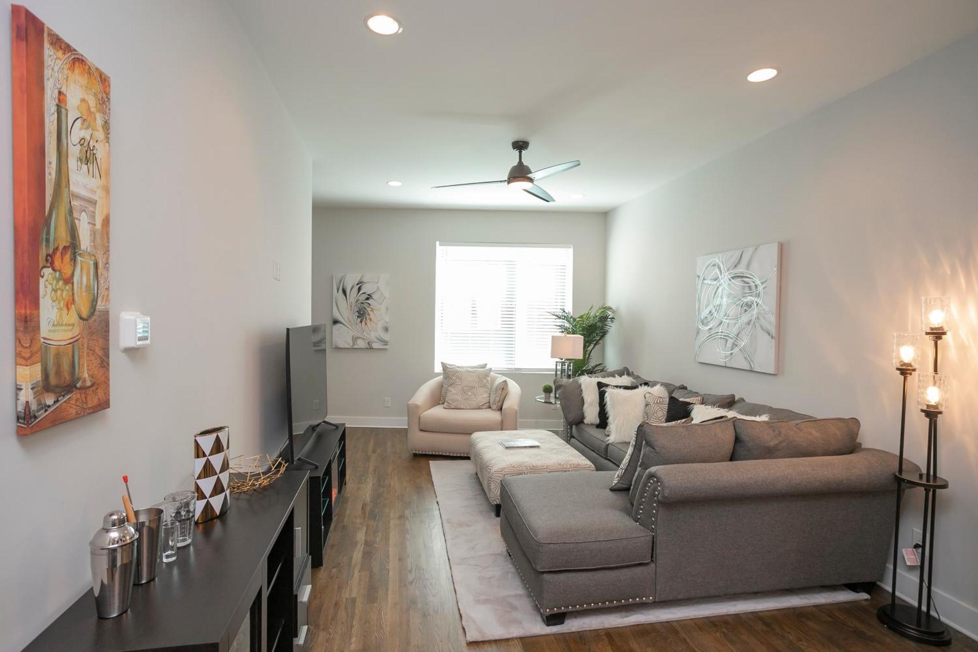 Luxury Townhome Skyline Views Mins To Dt ناشفيل المظهر الخارجي الصورة