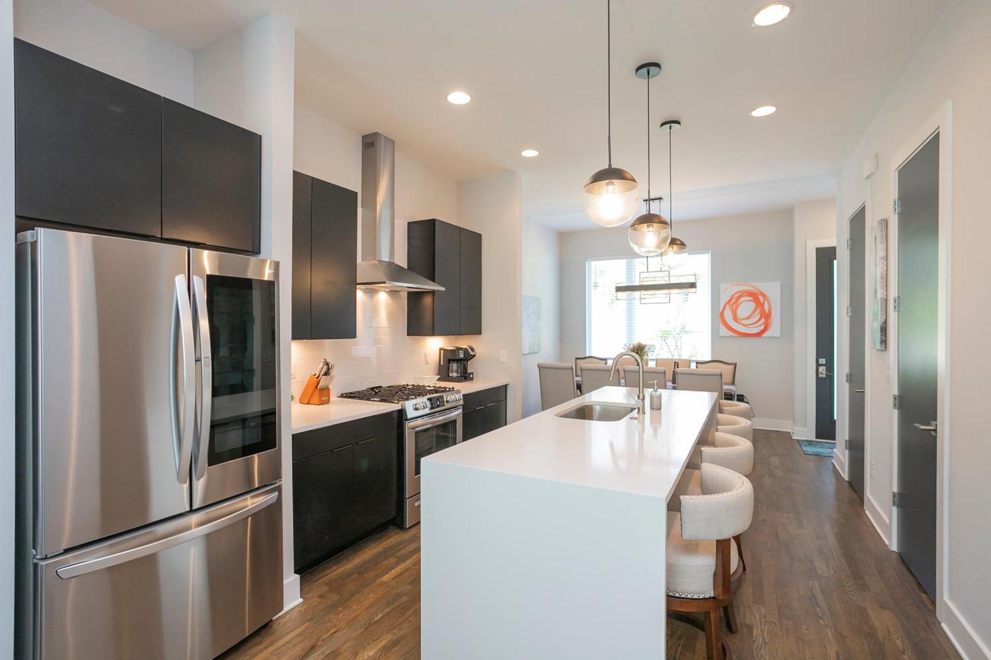 Luxury Townhome Skyline Views Mins To Dt ناشفيل المظهر الخارجي الصورة