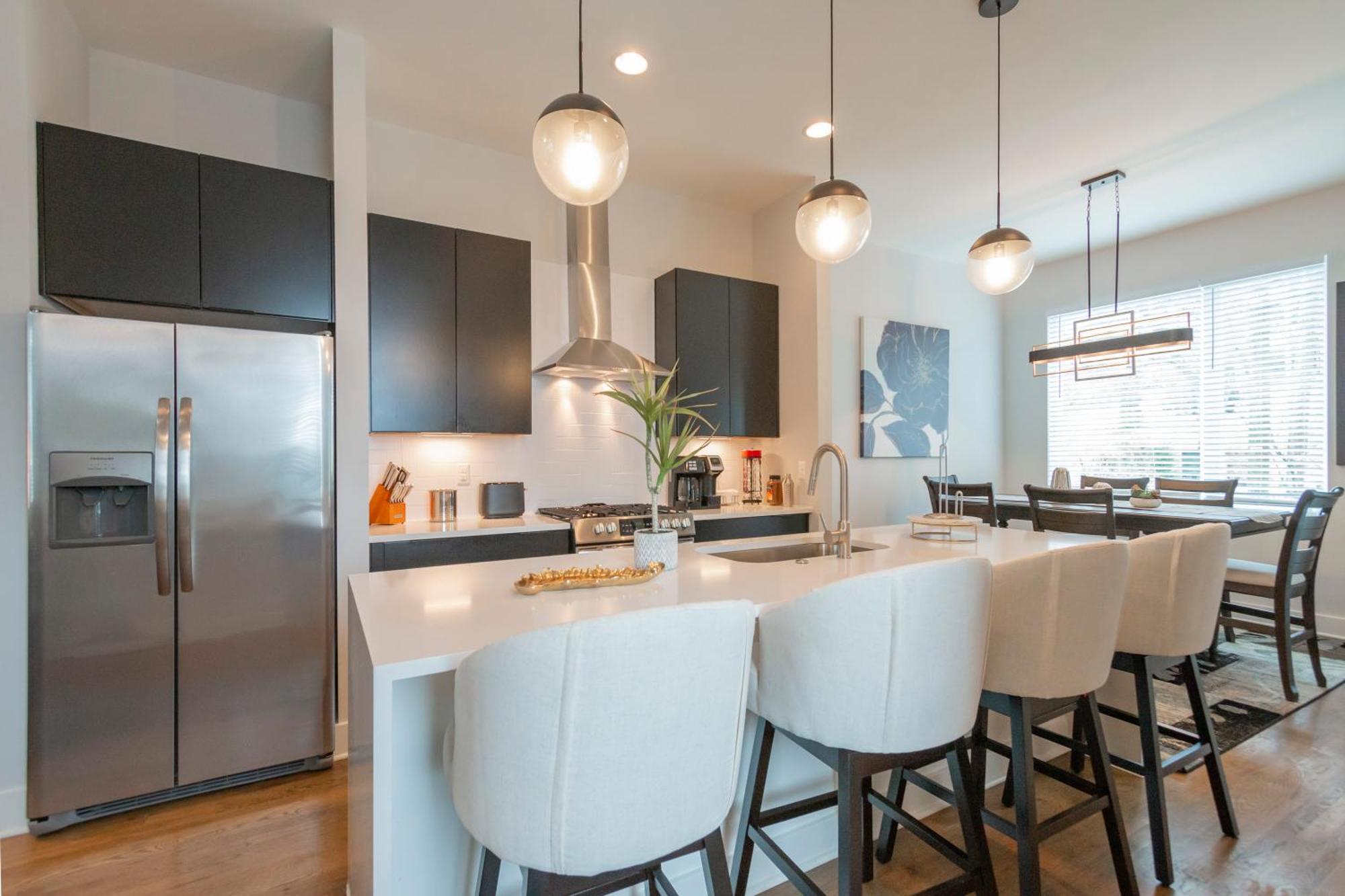 Luxury Townhome Skyline Views Mins To Dt ناشفيل المظهر الخارجي الصورة
