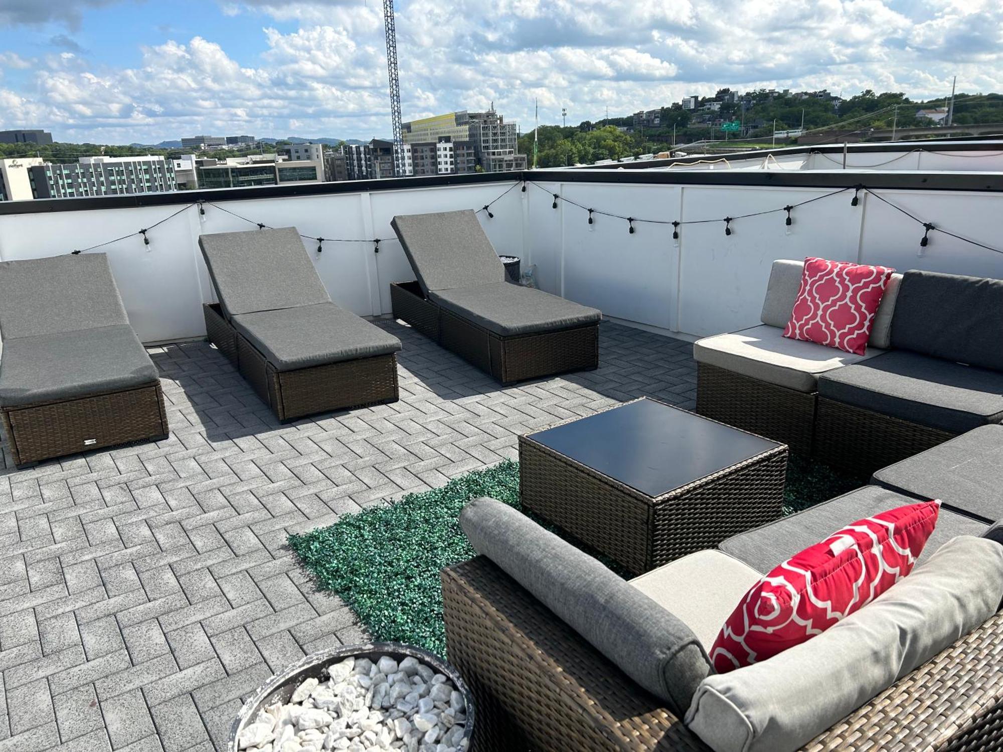 Luxury Townhome Skyline Views Mins To Dt ناشفيل المظهر الخارجي الصورة
